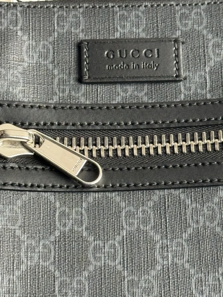 Gucci GG Supreme Messenger Bag