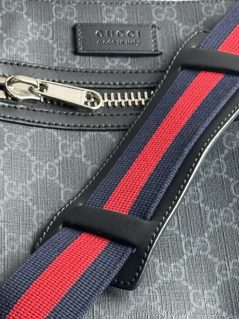 Gucci GG Supreme Messenger Bag