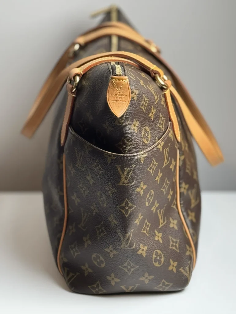 Louis Vuitton Totally MM Monogram Tote