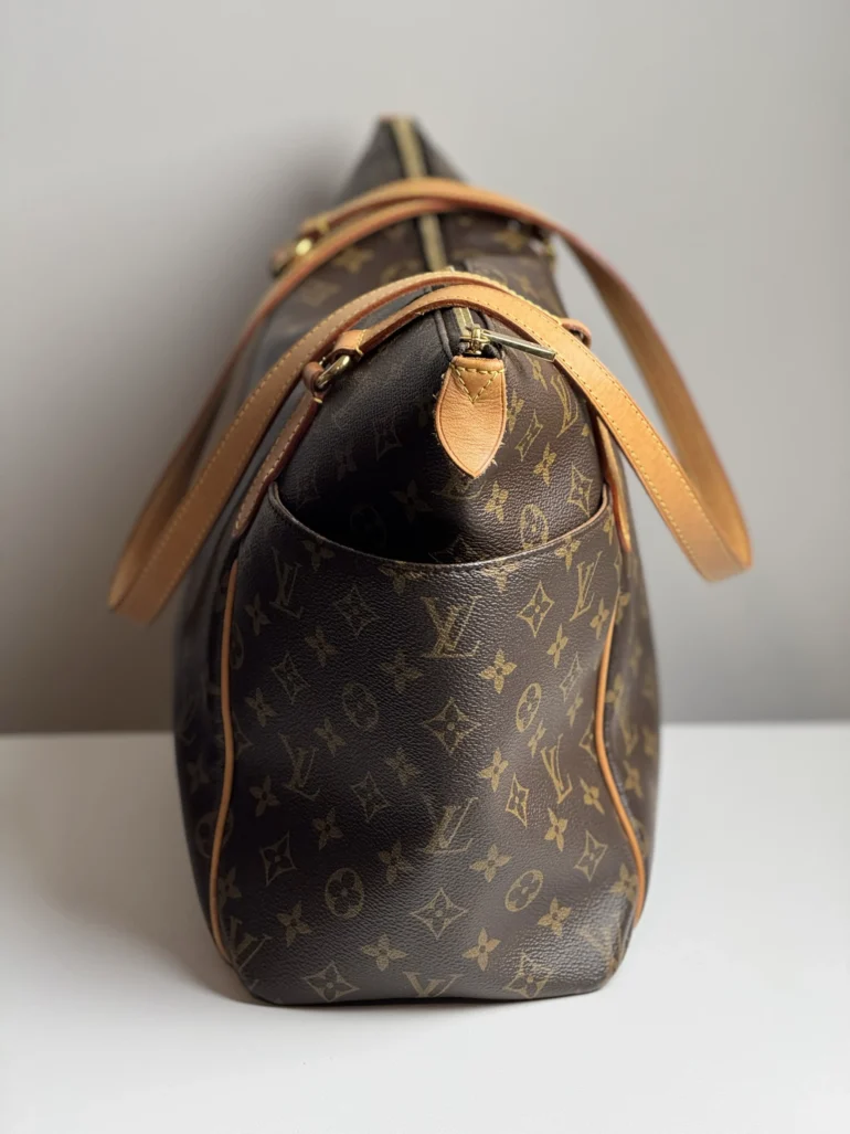 Louis Vuitton Totally MM Monogram Tote