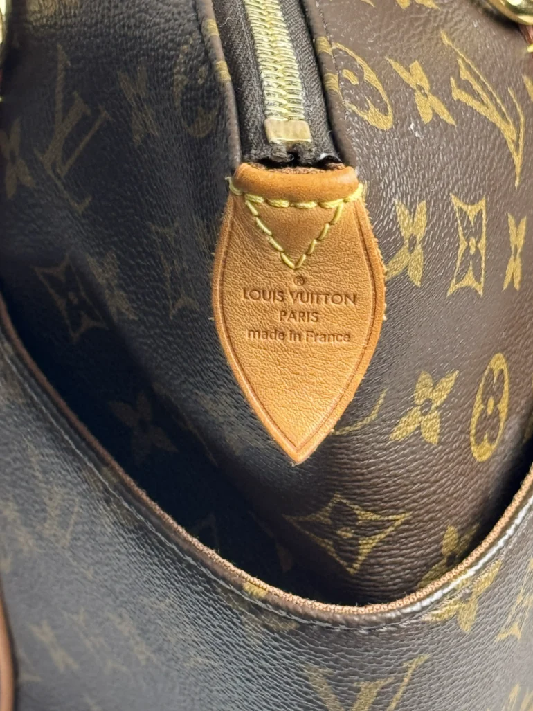 Louis Vuitton Totally MM Monogram Tote