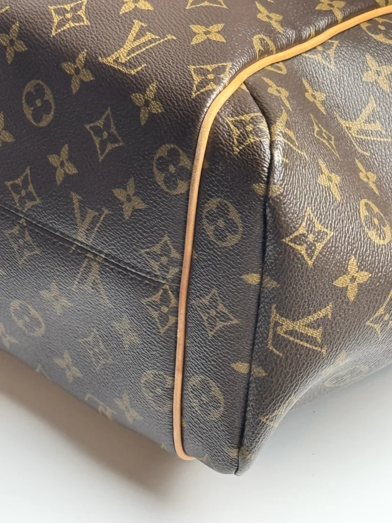 Louis Vuitton Totally MM Monogram Tote