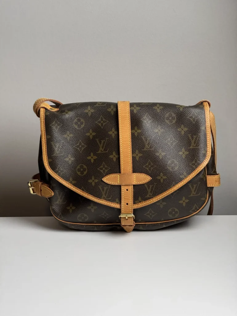 Louis Vuittion Monogram Saumur 30 Messenger Bag