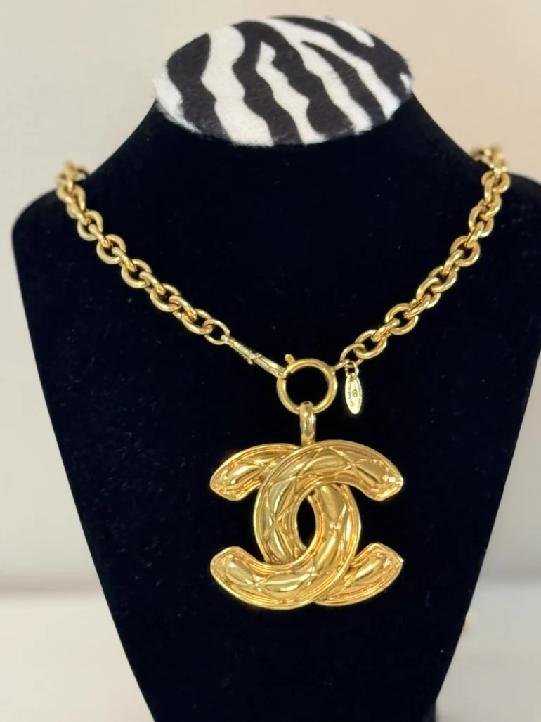 Pre Owned Chanel Large Quilted Metalasse 24k Gold Plated CC Necklace