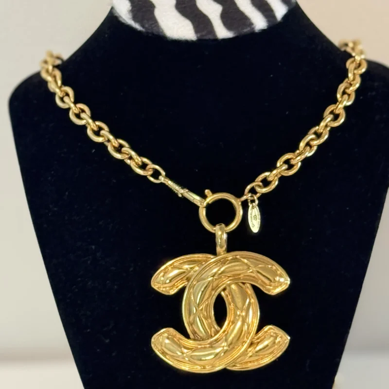 Pre Owned Chanel Large Quilted Metalasse 24k Gold Plated CC Necklace