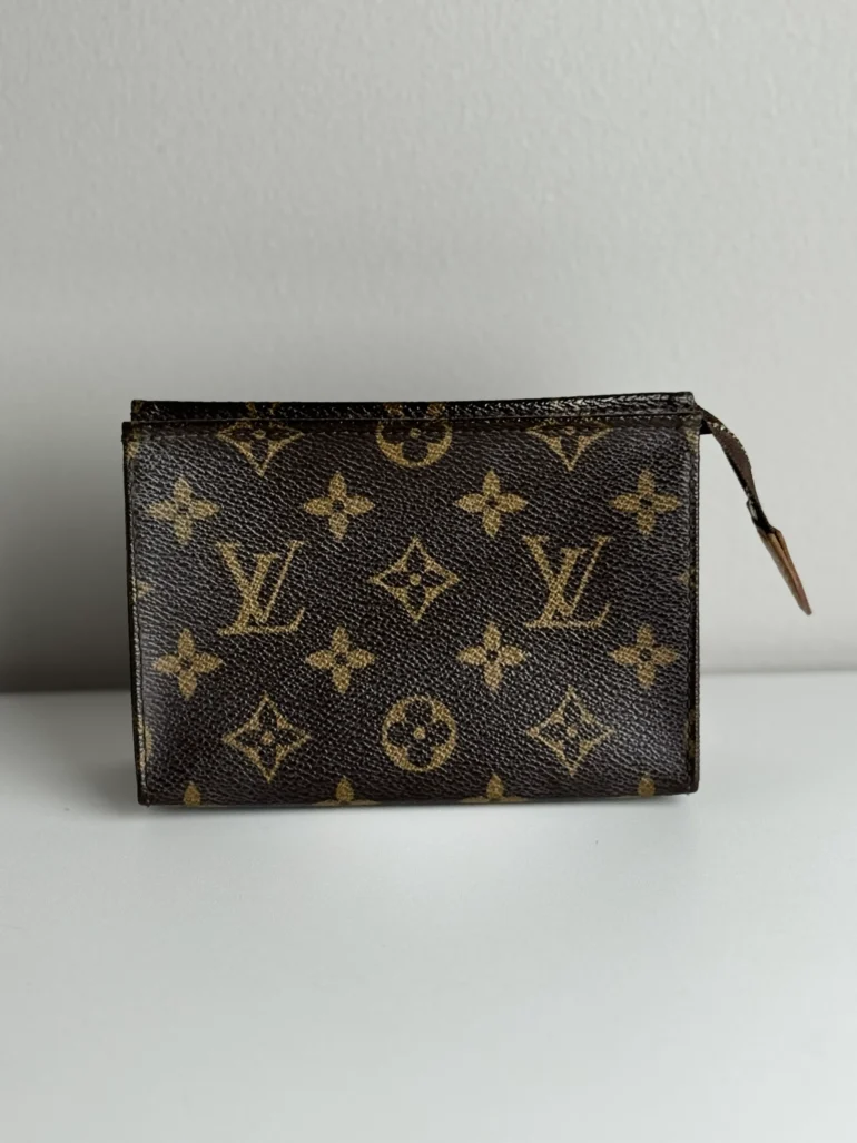 Louis Vuitton Monogram Tolietry 15'