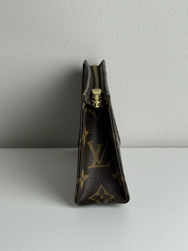 Louis Vuitton Monogram Tolietry 15'