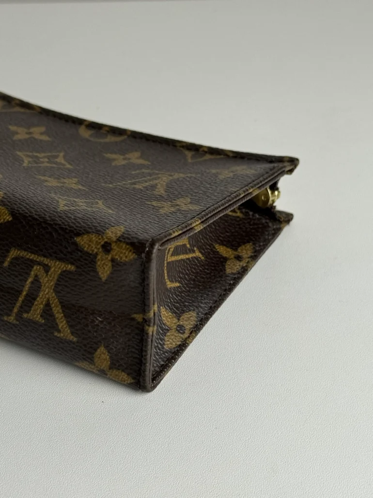 Louis Vuitton Monogram Tolietry 15'