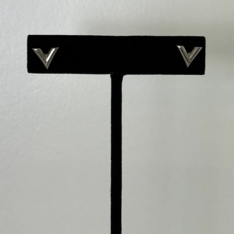 Louis Vuitton Essential Earrings Silver