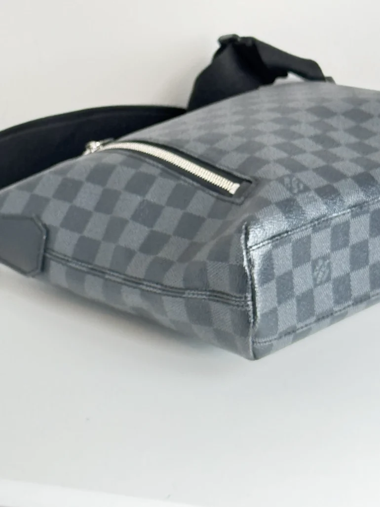 Pre Owned Louis Vuitton Damier Graphite Mick MM