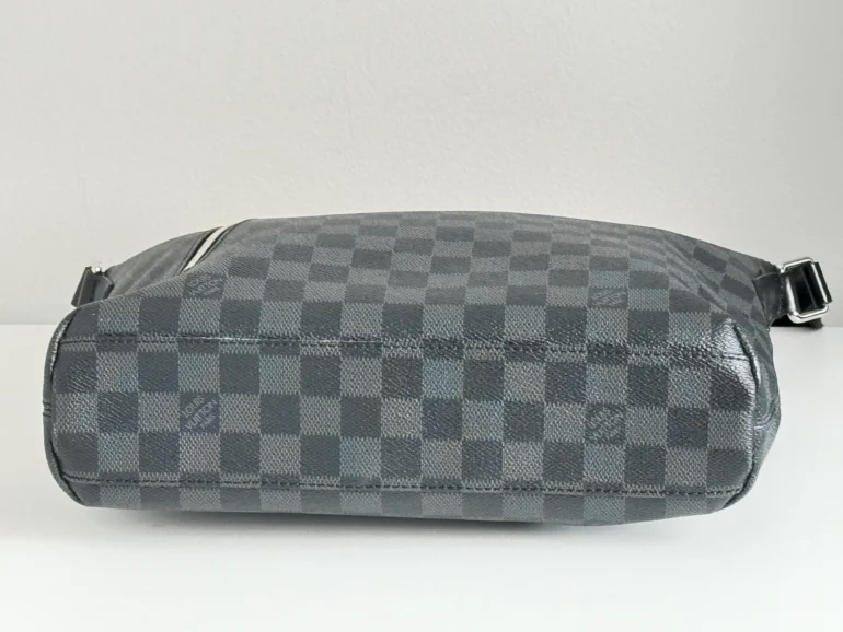 Pre Owned Louis Vuitton Damier Graphite Mick MM